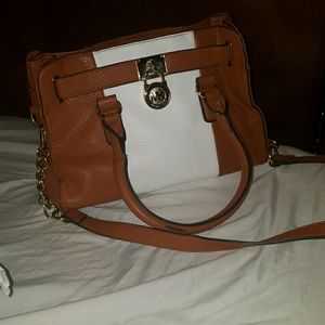 NON-Authentic Michael Kors handbag
