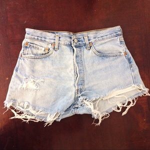 Levi Cut off Shorts