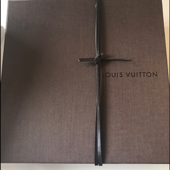 Louis Vuitton leather belt - Picture 3 of 5