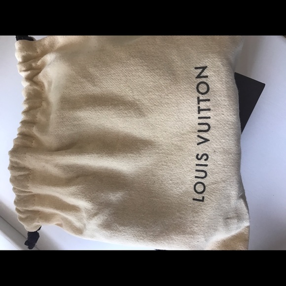 Louis Vuitton leather belt - Picture 5 of 5