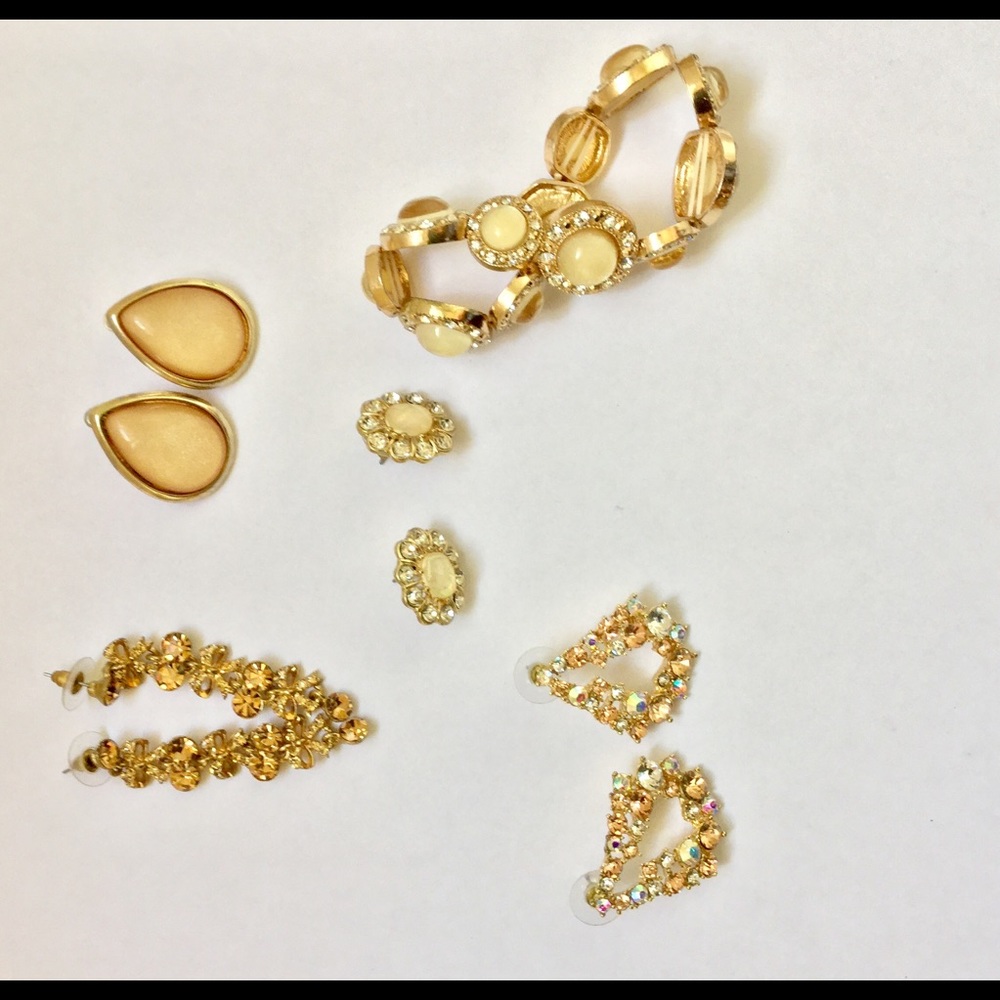 Bracelet, Earrings💥⬇️