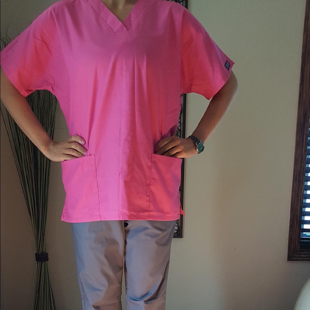 Pink scrub top - Small - Picture 2 of 2