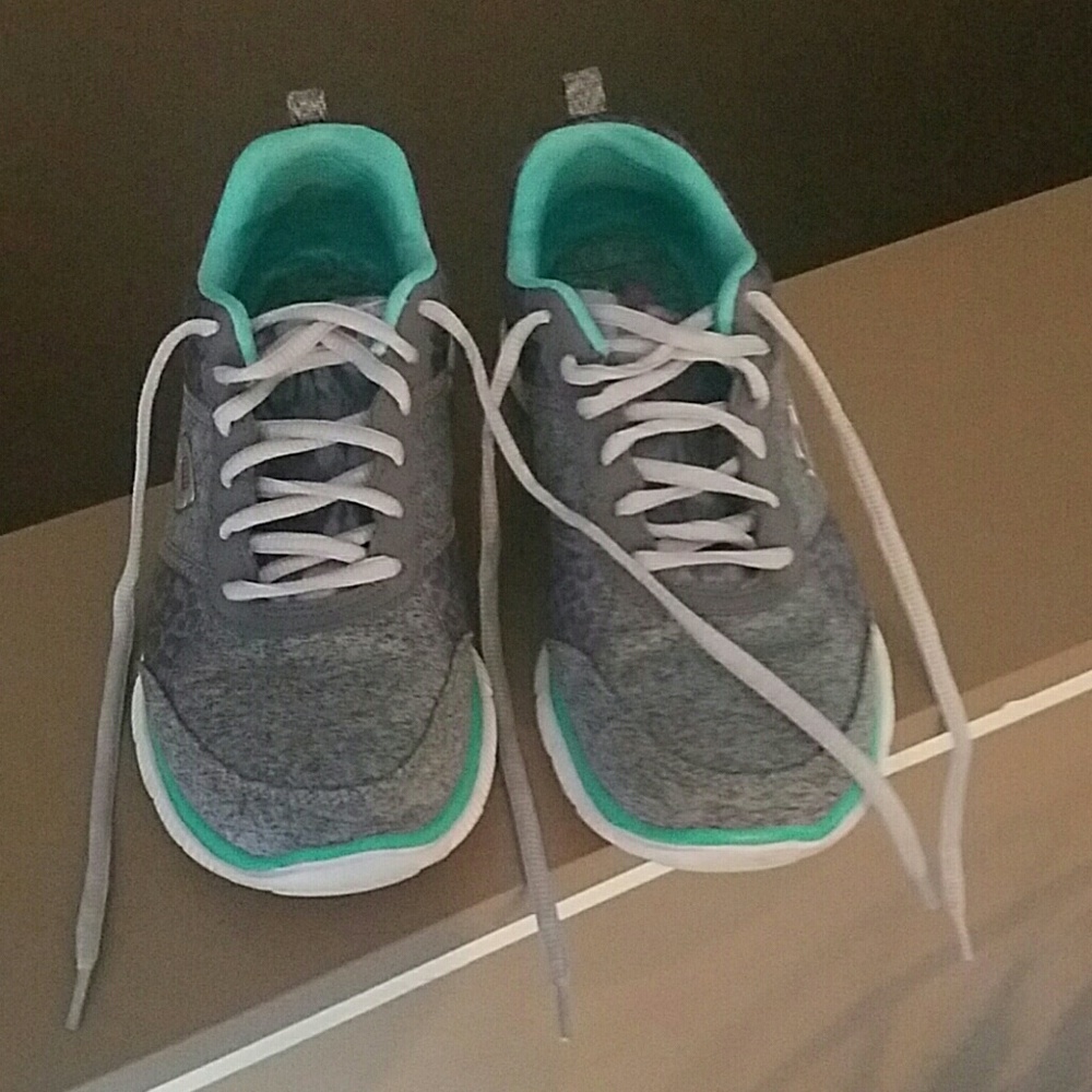 Skechers memory foam, worn by me twice.
