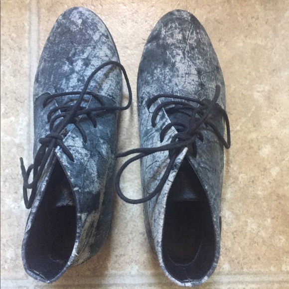 Volcom booties - Picture 2 of 3