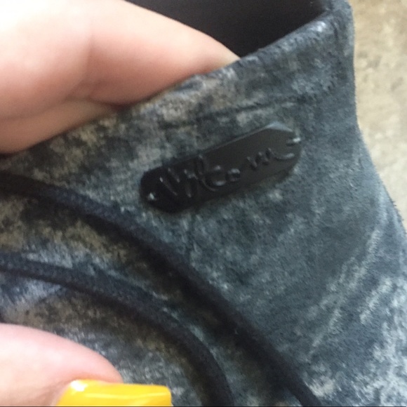 Volcom booties - Picture 3 of 3