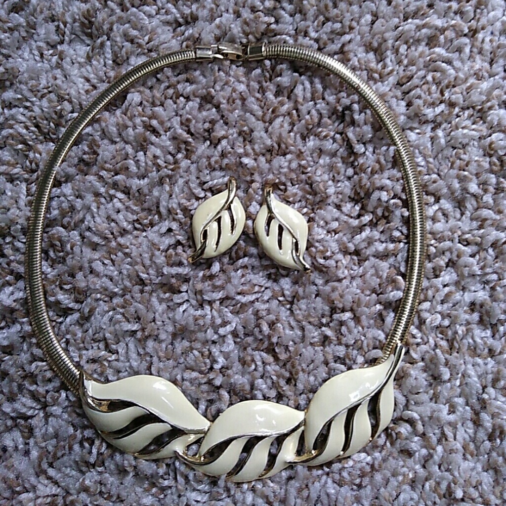 Vintage necklace and earring set