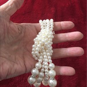 A long strand of pearls!
