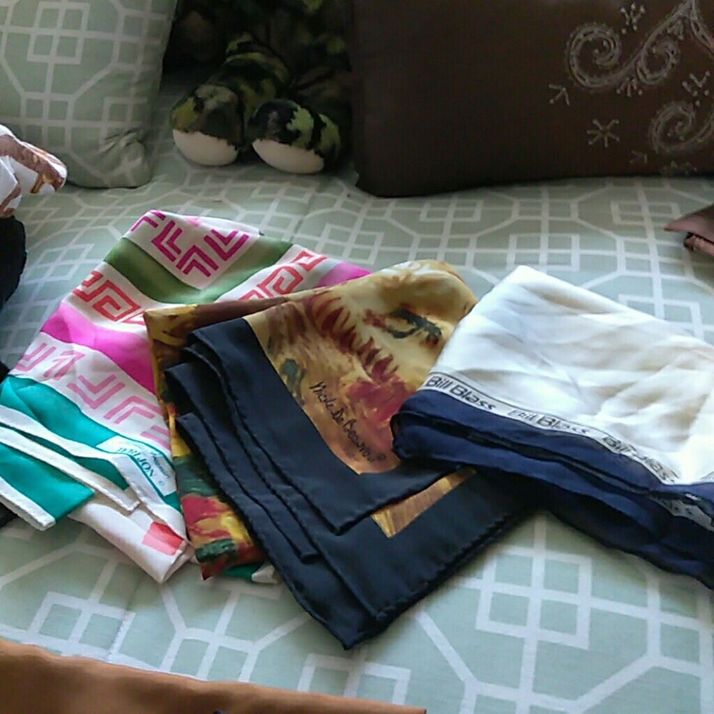 SOLD......Lot of Designer's Scarves w/2 free