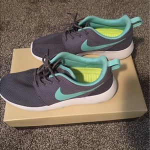 Nike Shoes - Sneakers Nike Shoes - Sneakers