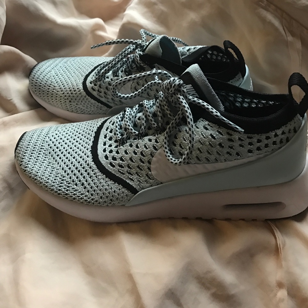 NIKE mint tennis running shoes sneakers