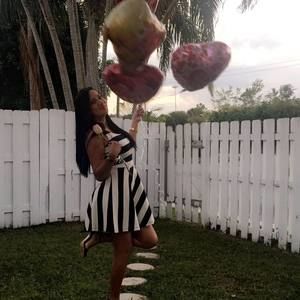 Meet your Posher, Alexia