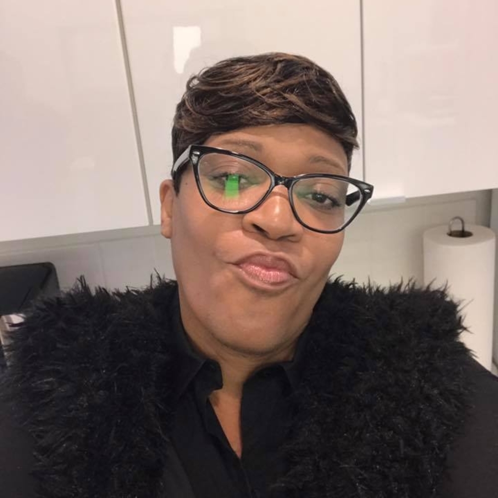 Meet your Posher, Tecia