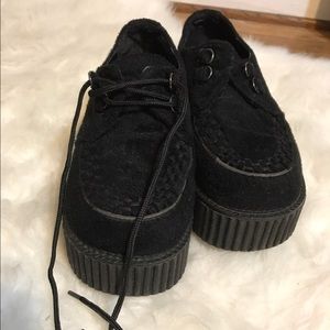 Faux fur creepers