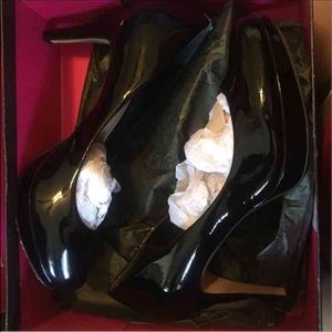 VINCE CAMUTO PUMPS