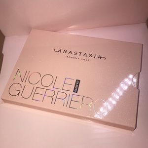 Anastasia Beverly Hills Nicole Guerriero Glow Kit
