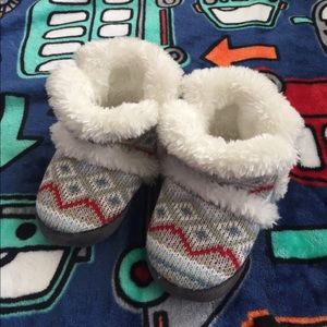 Toddler Slippers NWOT Size 5/6