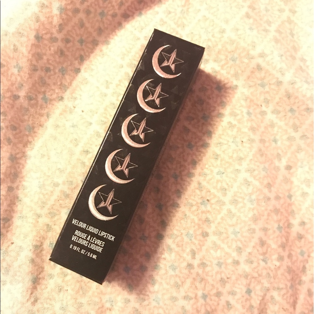Jeffree star liquid lipstick in "Daddy"
