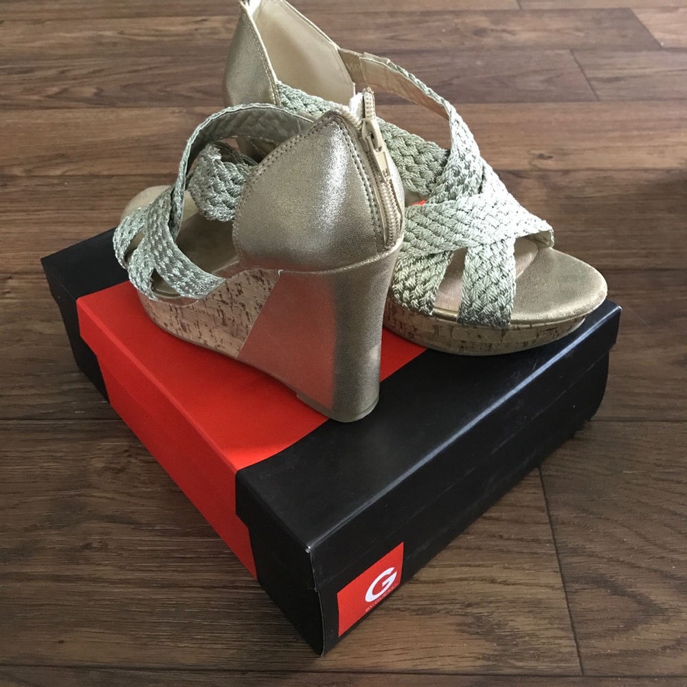 G by GUESS wedges