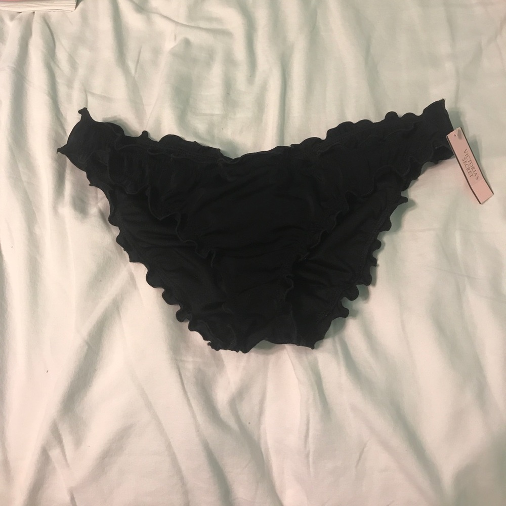 Ruffle cheeky bottoms
