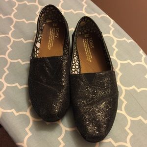 Black sparkly Toms