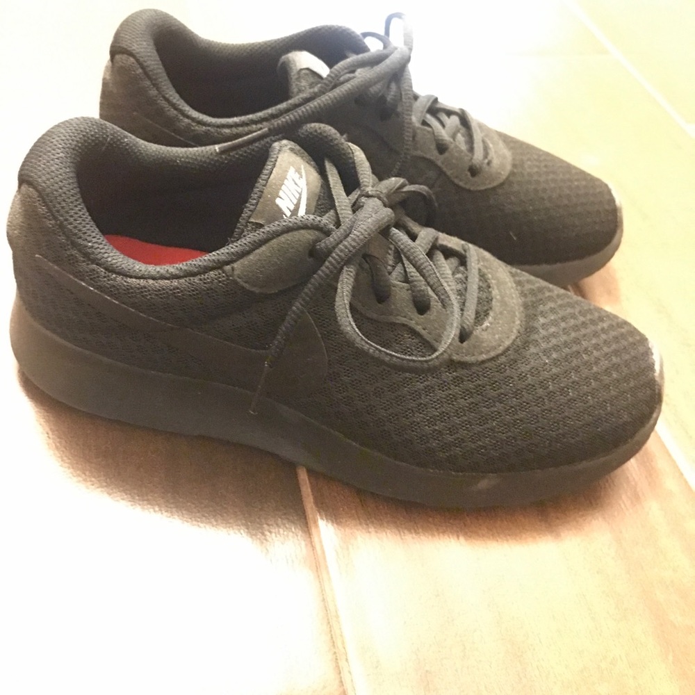Nike Tanjun Sneaker