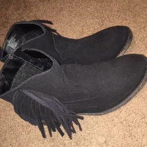 Black fringe booties