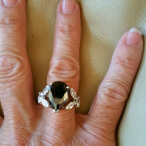 Ring - Picture 4 of 4