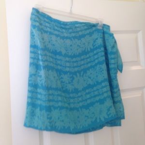 Flirty JNY sky blue print silky wrap mini