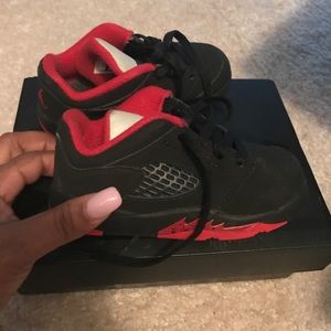 Jordan Sneakers black and Red Retro