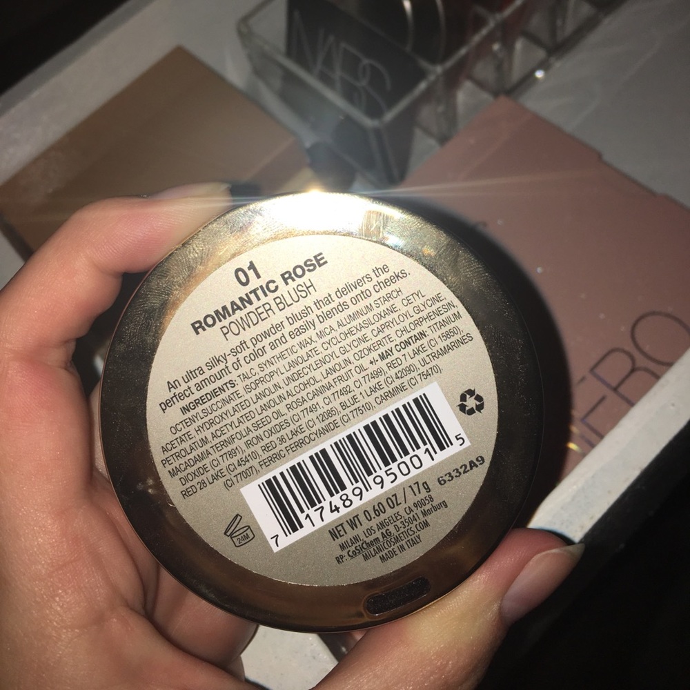 Milani Powder blush Romantic rose - Picture 3 of 3