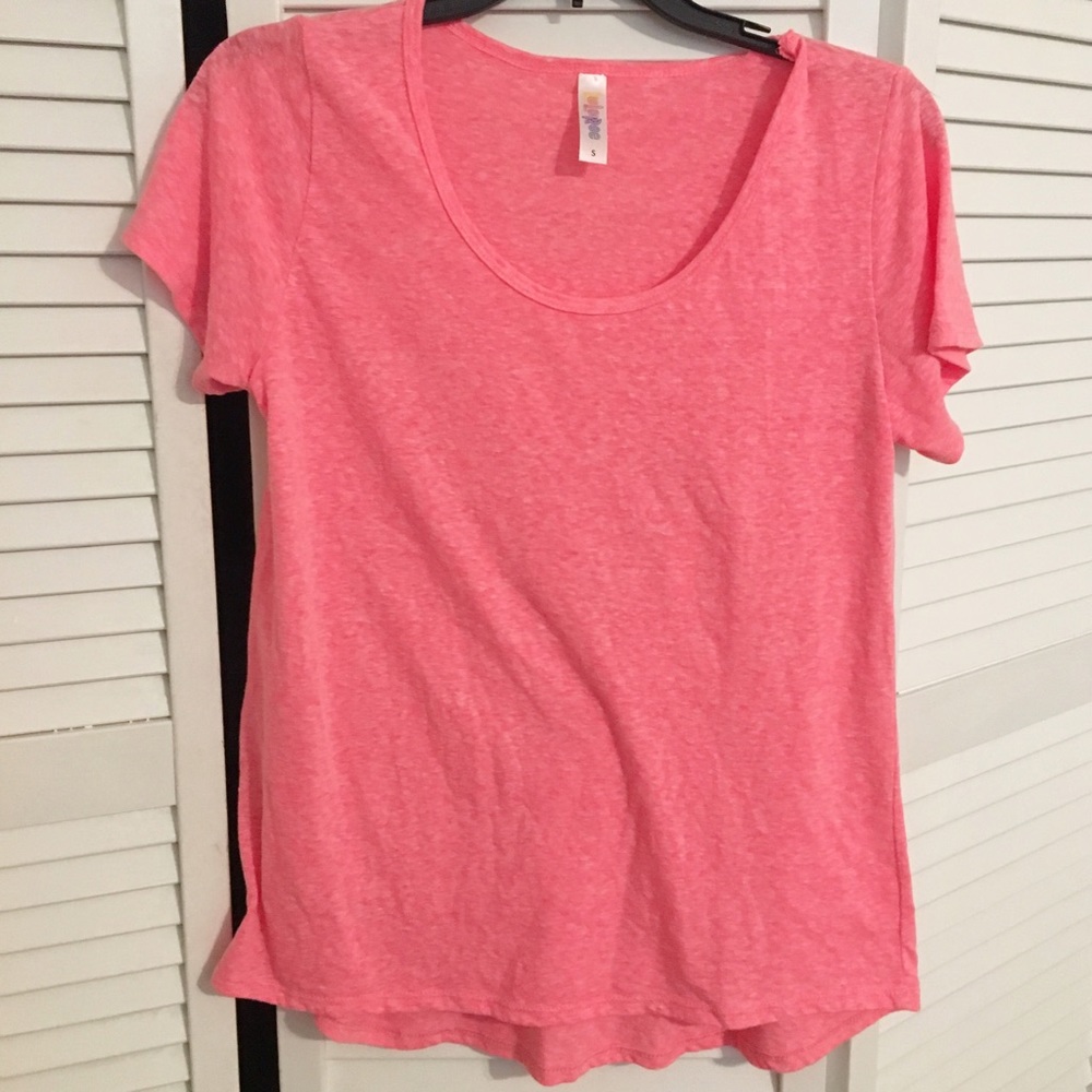 Lularoe size small classic tee size small