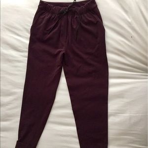 lululemon jogger sweatpants- size 6