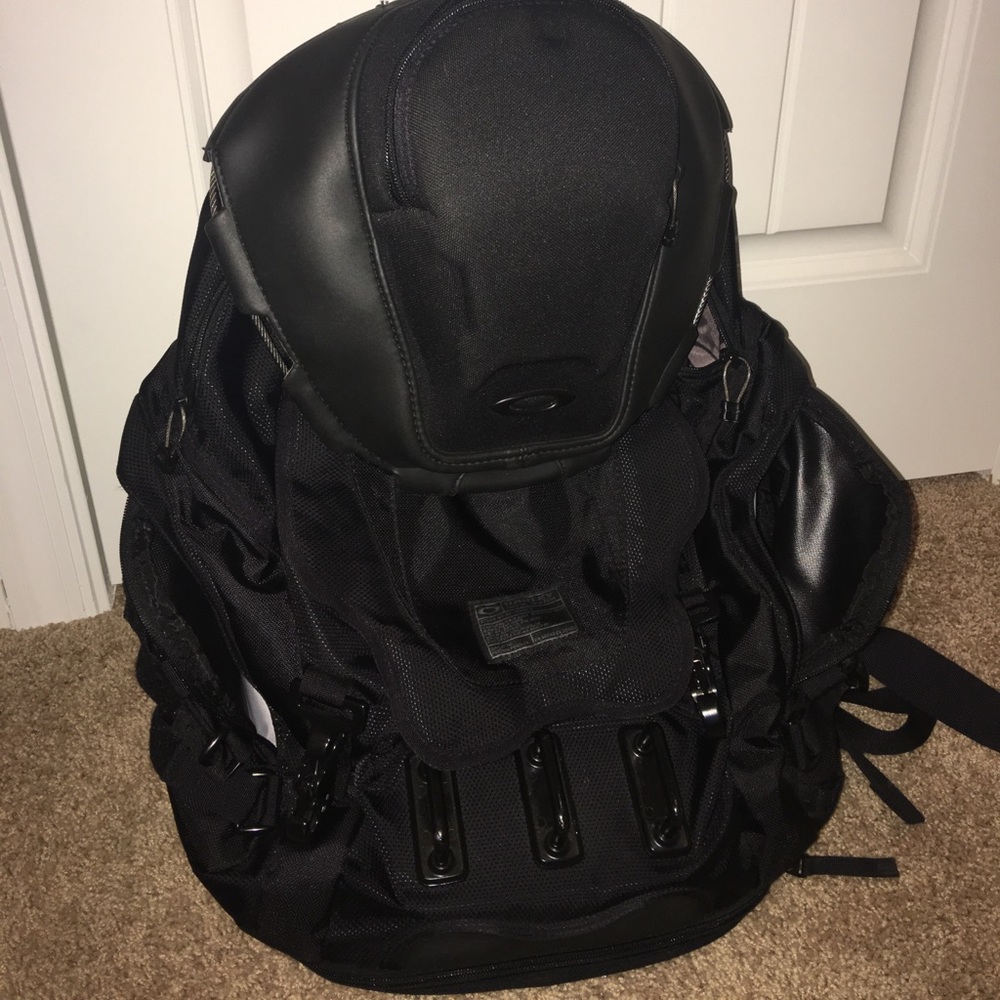 !!!SOLD!!!Oakley kitchen Sink Backpack