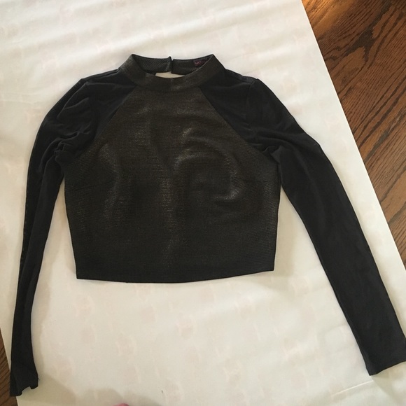 Crop top🍓 - Picture 2 of 3