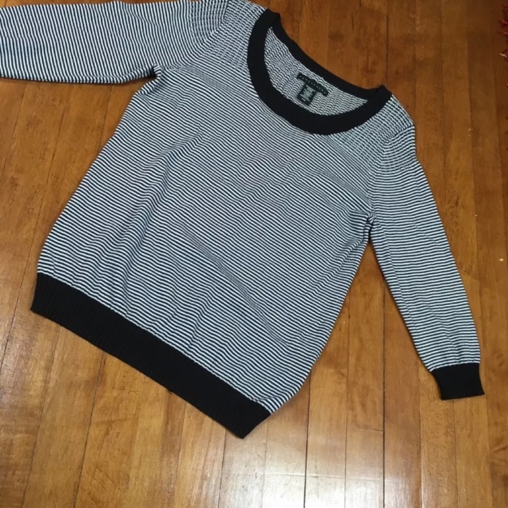 Women's Apostrophe Crewneck Sweater Sz M