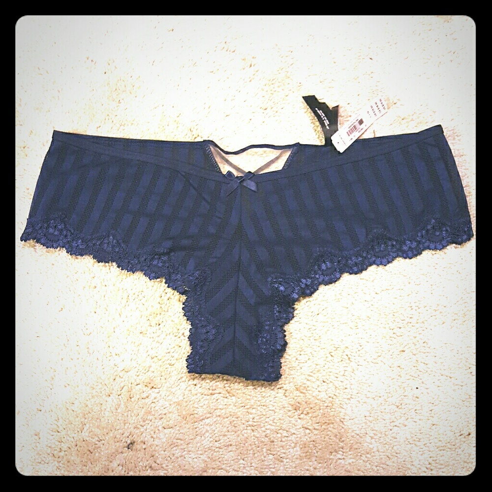 VS Cheeky