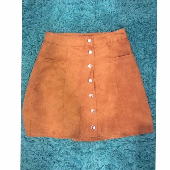 ✖️SOLD ✖️Suede Button Up Skirt NWOT - Picture 4 of 6