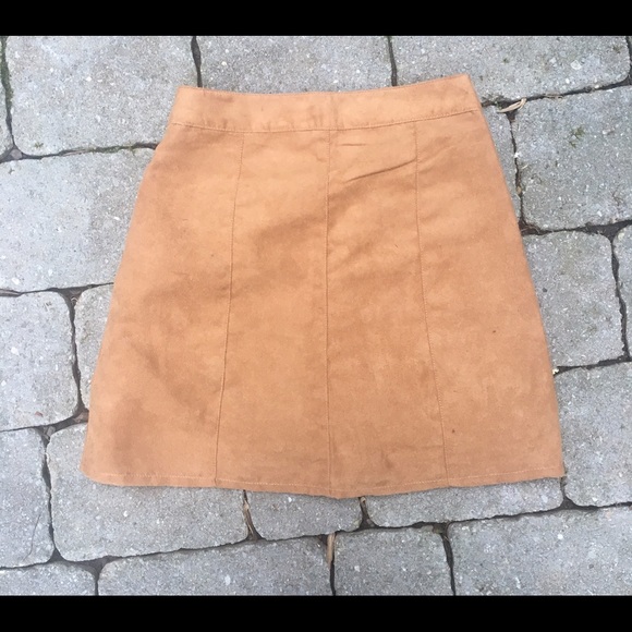 ✖️SOLD ✖️Suede Button Up Skirt NWOT - Picture 2 of 6