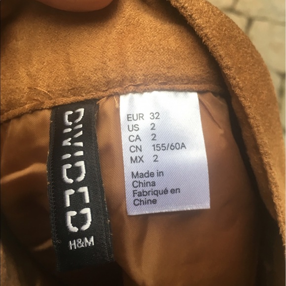 ✖️SOLD ✖️Suede Button Up Skirt NWOT - Picture 3 of 6