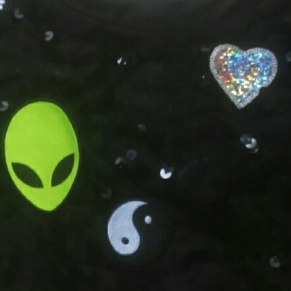Sequined Alien top - Picture 2 of 4