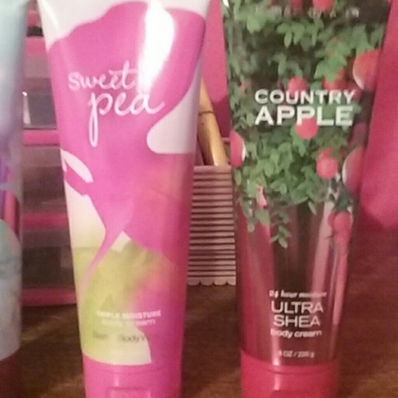 Bundle of 7 lotions and a Vera Wang perfume - Picture 3 of 6