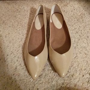 Nude flats