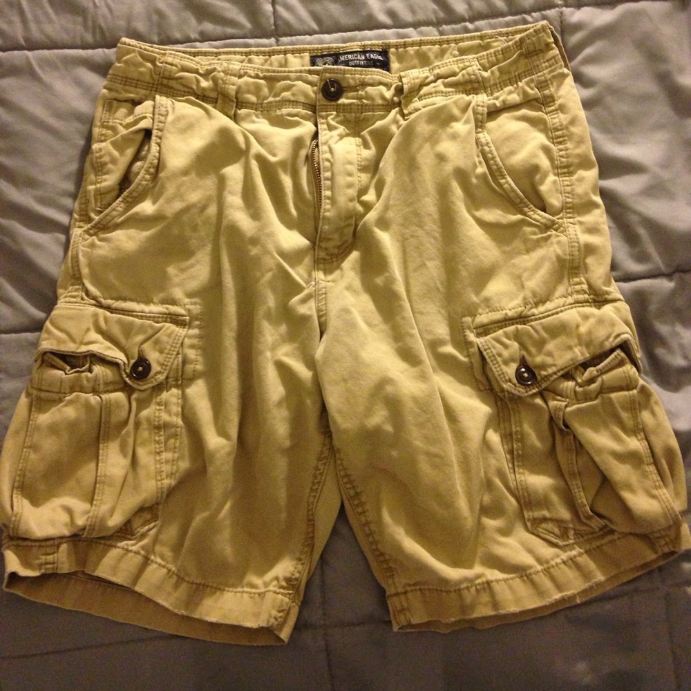 Light Tan American Eagle Classic Cargo Shorts