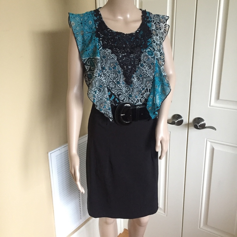 🦋Beautiful Flowy Floral Print Bodycon Dress🦋 - Picture 1 of 5