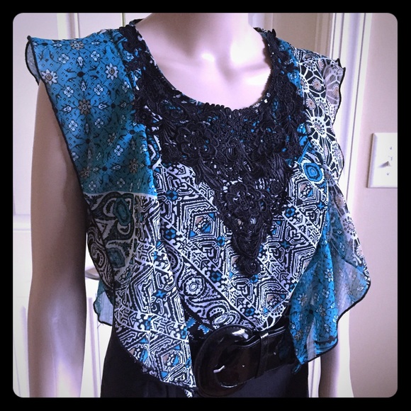 🦋Beautiful Flowy Floral Print Bodycon Dress🦋 - Picture 2 of 5