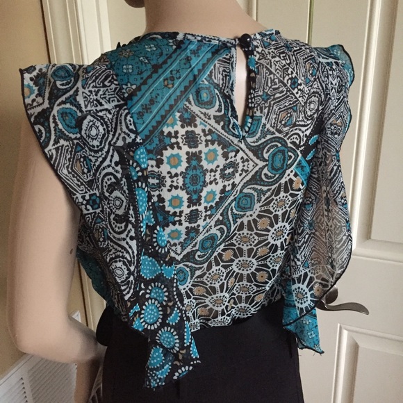 🦋Beautiful Flowy Floral Print Bodycon Dress🦋 - Picture 4 of 5