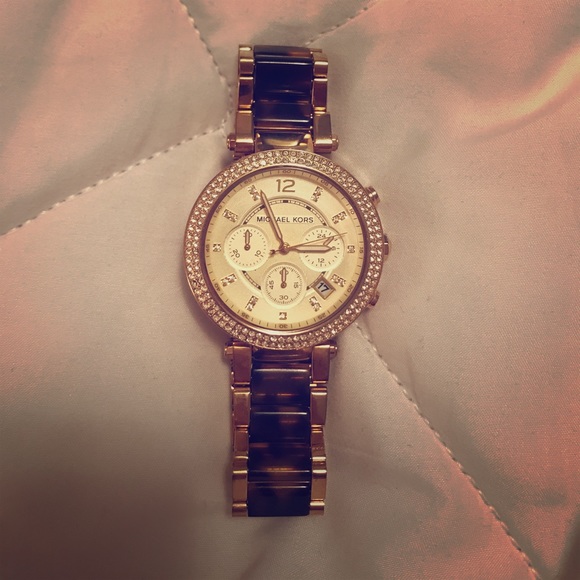 Authentic Michael Kors Watch MK-5688 - Picture 3 of 3