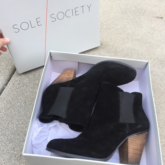 ❌SOLD❌ Sole Society Laylee Black Suede Booties - Picture 2 of 8
