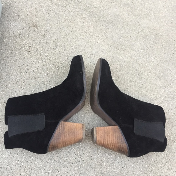 ❌SOLD❌ Sole Society Laylee Black Suede Booties - Picture 4 of 8
