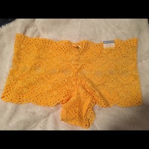 Lane Bryant sexy lace yellow cheeky shorts 14/16